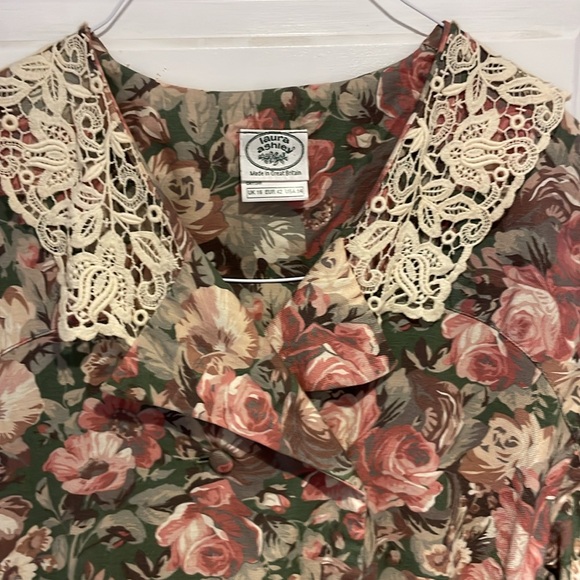 Vintage Laura Ashley Dress in hard to find size - Picture 5 of 11